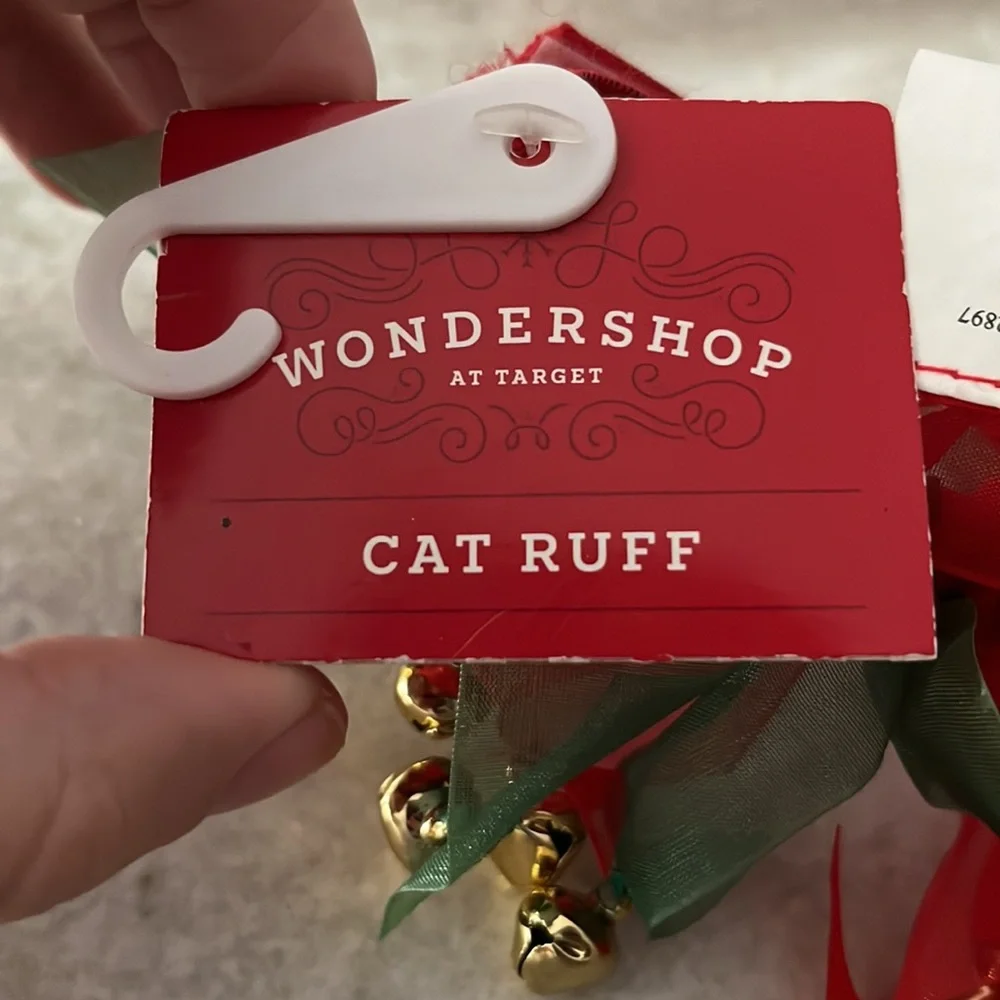 HOLIDAY CAT RUFF NWT